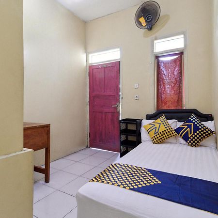 Spot On 92832 Al Mahira Syariah Hotel Majalengka Kültér fotó