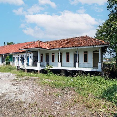 Spot On 92832 Al Mahira Syariah Hotel Majalengka Kültér fotó