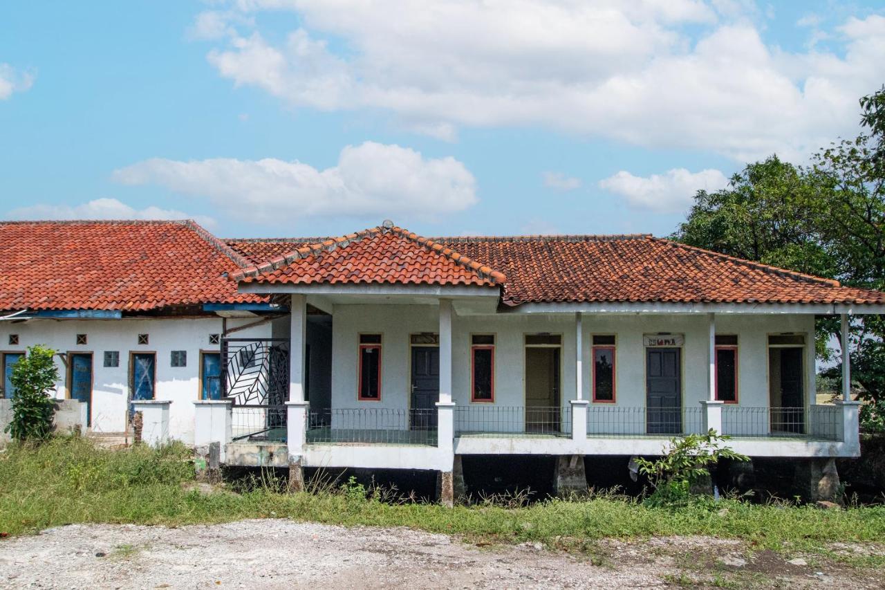 Spot On 92832 Al Mahira Syariah Hotel Majalengka Kültér fotó
