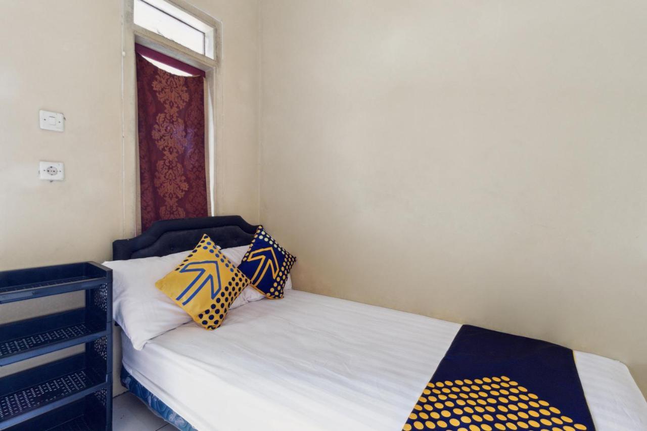 Spot On 92832 Al Mahira Syariah Hotel Majalengka Kültér fotó