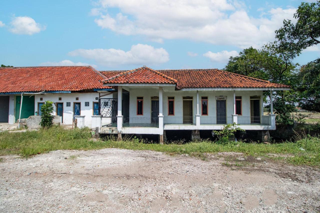 Spot On 92832 Al Mahira Syariah Hotel Majalengka Kültér fotó