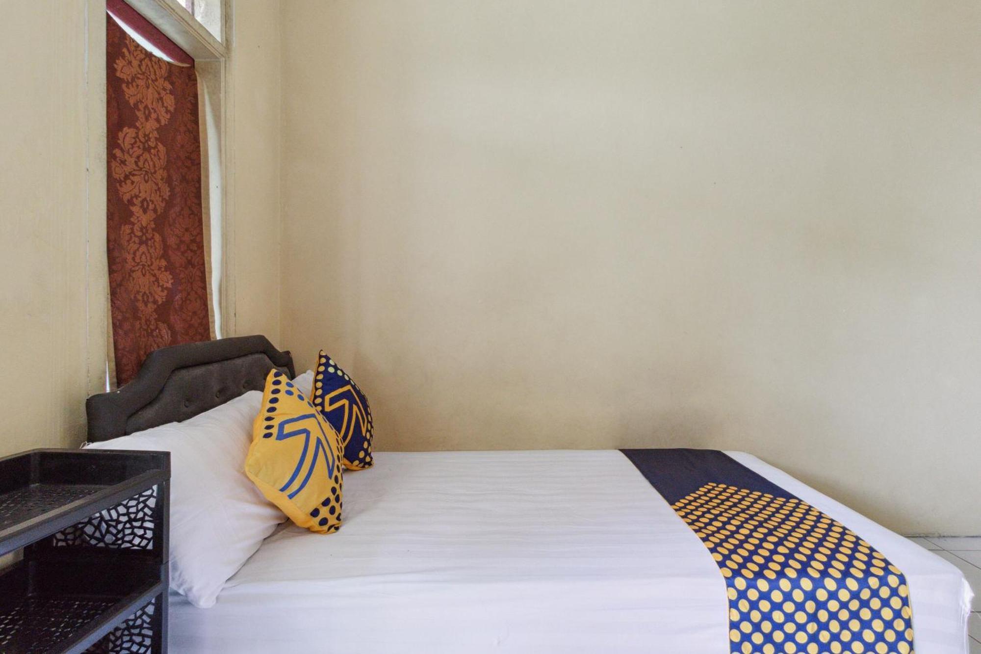 Spot On 92832 Al Mahira Syariah Hotel Majalengka Kültér fotó